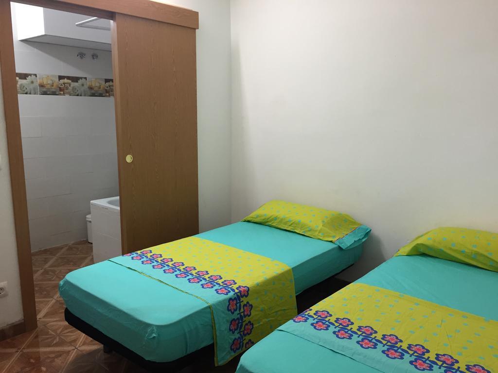 Hostal Ideal Sants Barcelona Room photo
