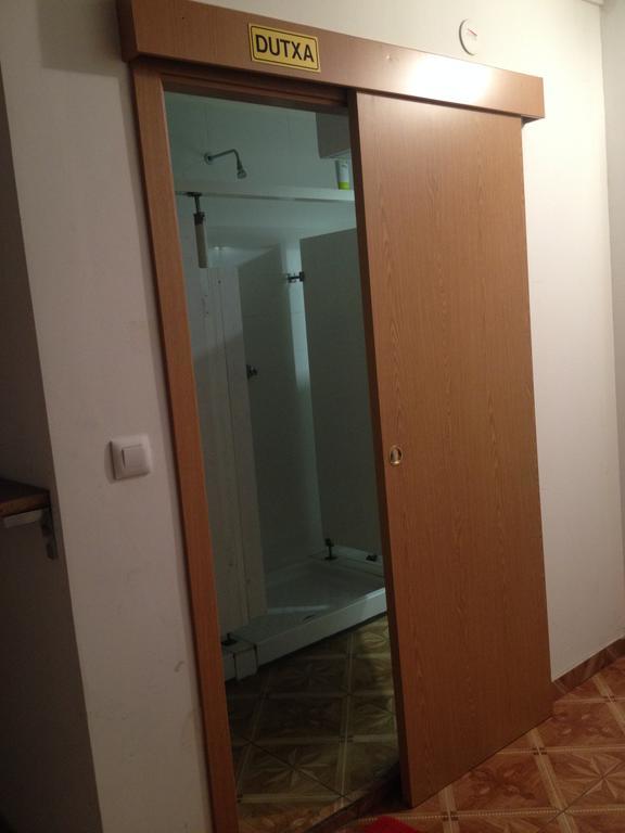 Hostal Ideal Sants Barcelona Exterior photo