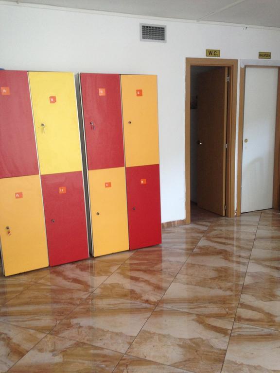 Hostal Ideal Sants Barcelona Exterior photo