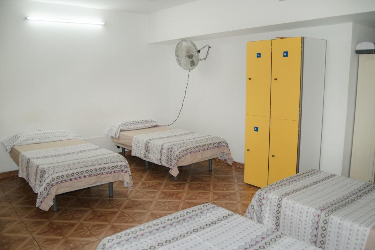 Hostal Ideal Sants Barcelona Exterior photo